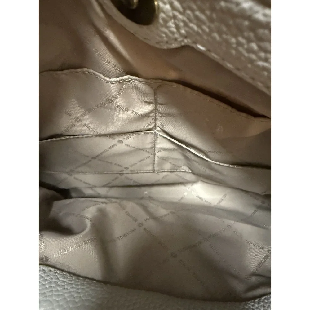 Michael Kors White Pebbled Shoulder Bag Gold Hardware Zip/Magnetic Double Handle